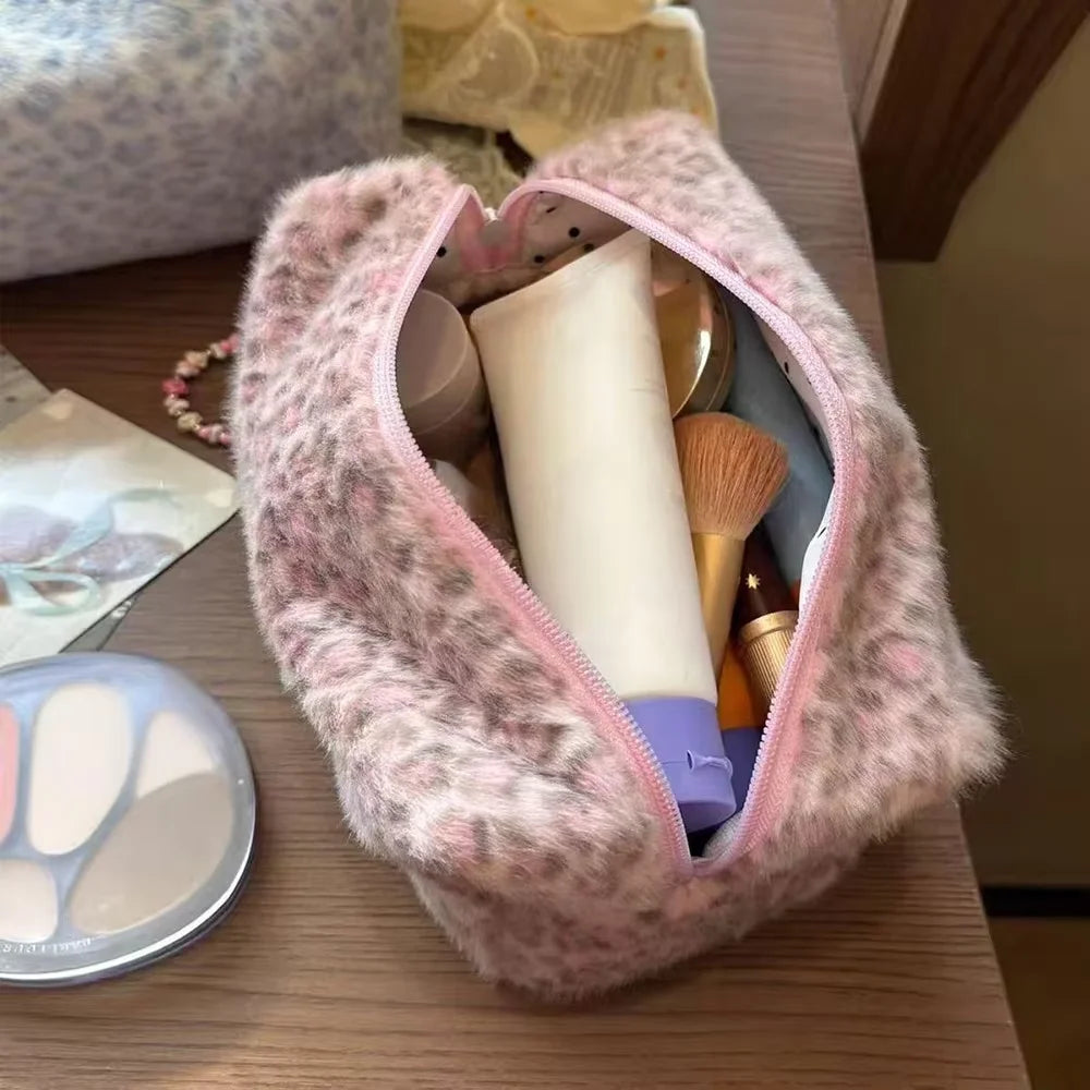 HOMEFISH Durable Fuzzy Makeup Bag Large Capacity Leopard Print Toiletry Organizer Portable Cosmetic Bag Girls Travel Storage