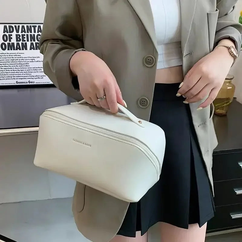 Makeup Bag Portable Large Capacity Beauty and Skincare Storage Bag High Appearance Level Waterproof Clutch Bag