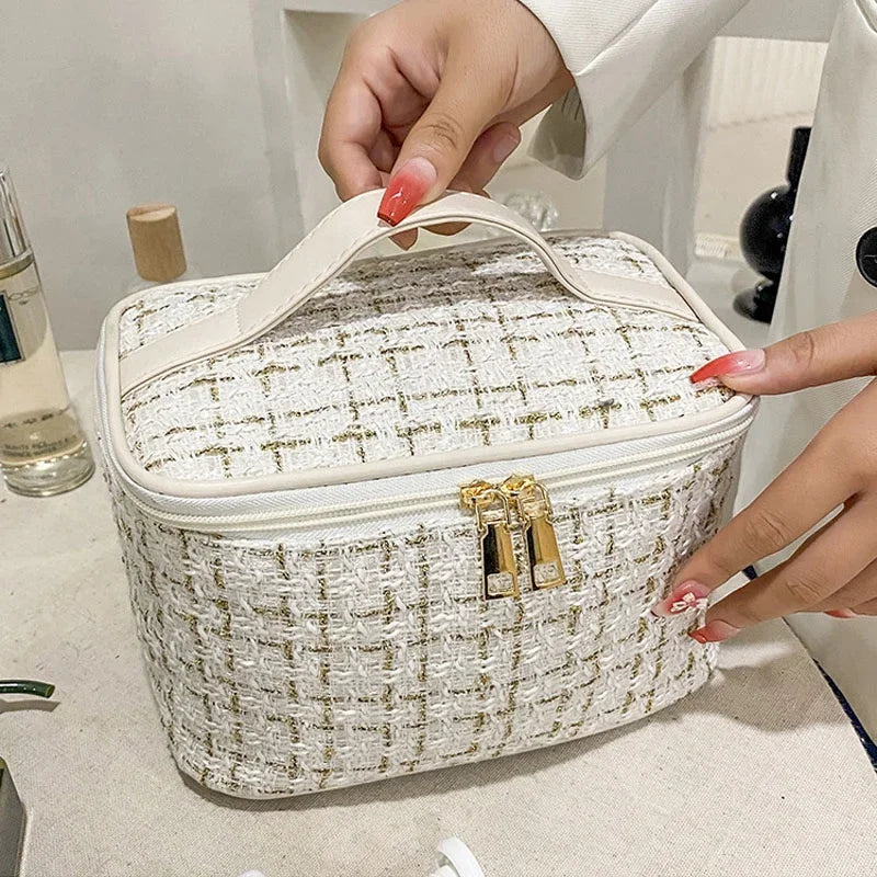2026 New Women's Bag Knitted Style Makeup Bag Portable Portable Portable Makeup Bag Fashionable Large Storage Bag BX100