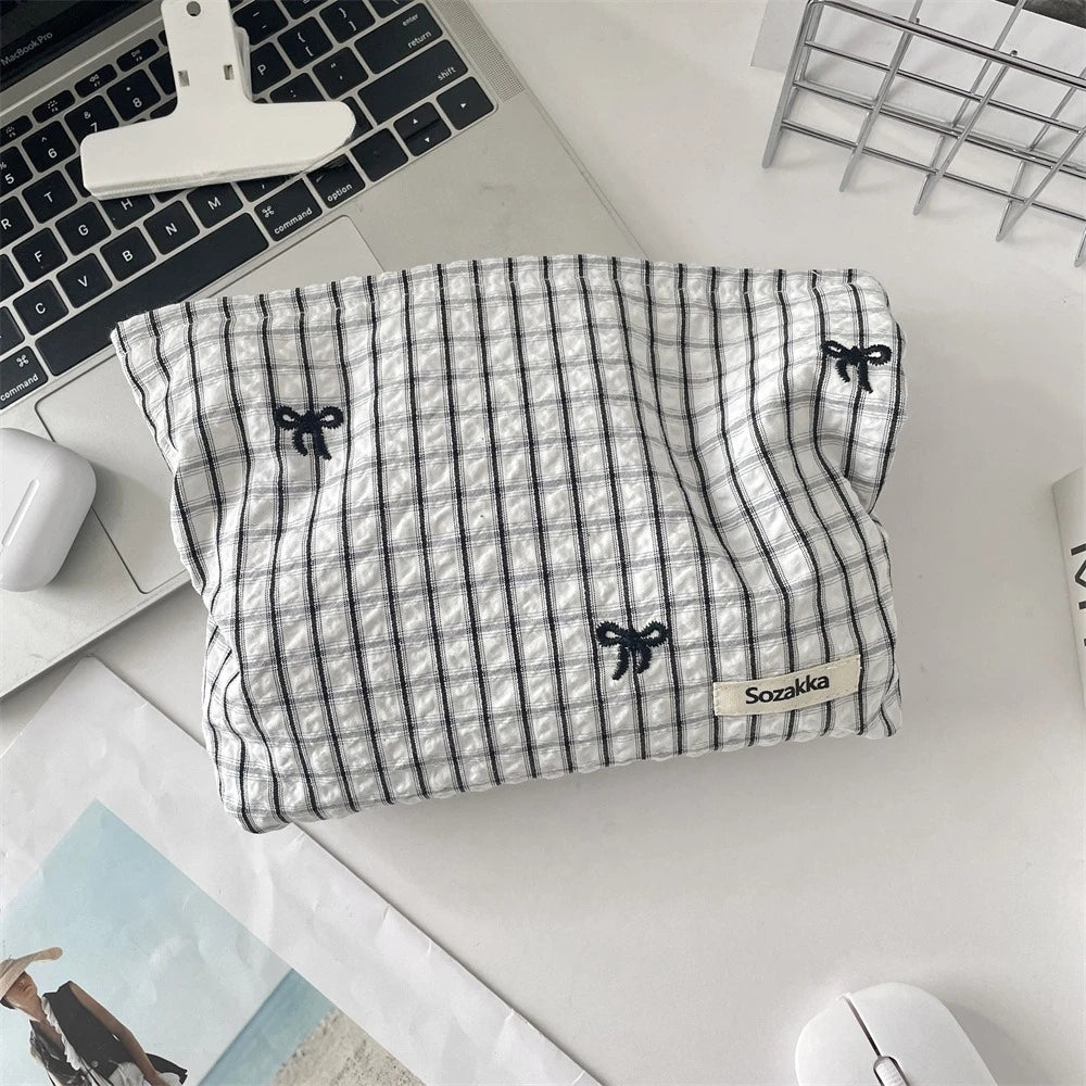 Striped Plaid Embroidered Makeup Bag Women Cosmetic Bag Portable Zipper Makeup Travel Organizer Female Toiletry Storage Pouch