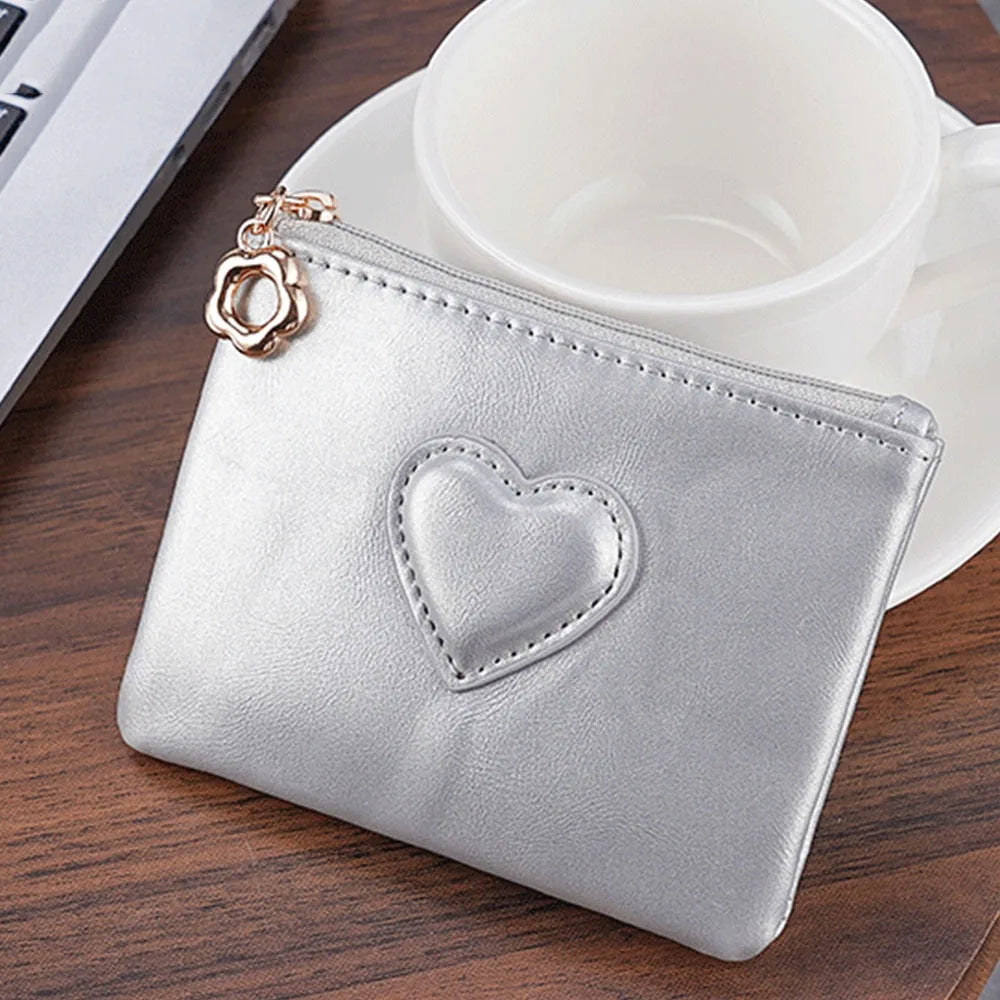 Women Lightweight PULeather Card Holder Cute Heart Shaped Small Wallet Multi-card Anti-magnetic Card Holder Travel Cash Coin Bag