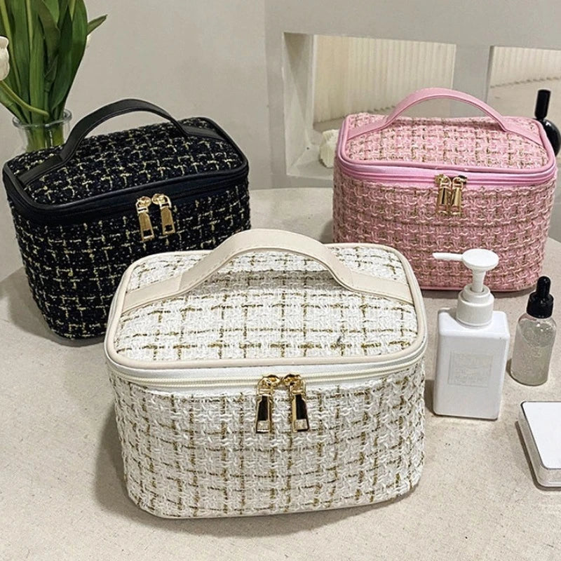 2026 New Women's Bag Knitted Style Makeup Bag Portable Portable Portable Makeup Bag Fashionable Large Storage Bag BX100